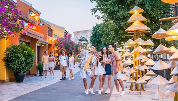 Vietnam : soleil au beau fixe pour la saison touristique hinh anh 2