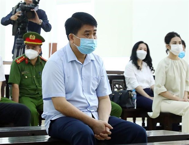 Le tribunal reduit la peine de prison de l’ex-president de Hanoi Nguyen Duc Chung hinh anh 1