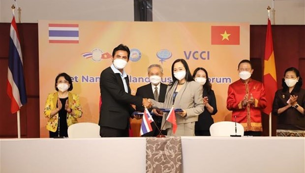 En Thailande, la vice-presidente Vo Thi Anh Xuan exhorte a mieux connecter les entreprises hinh anh 3