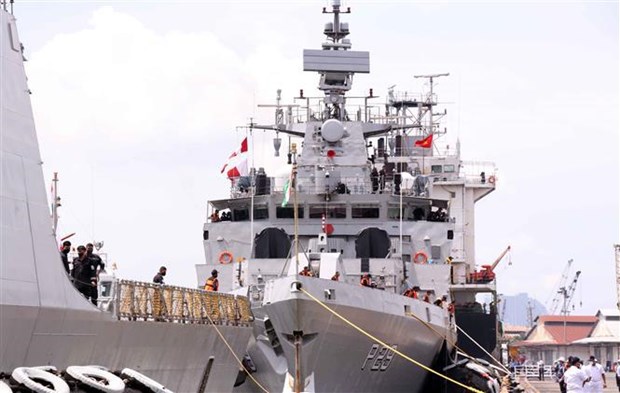 Deux navires de la Marine indienne en visite d’amitie a Ho Chi Minh-Ville hinh anh 1