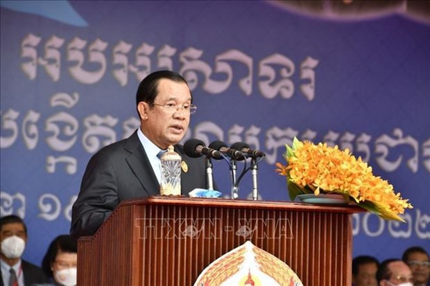 Les dirigeants du PCV felicitent les 71 ans de la fondation du Parti du peuple cambodgien hinh anh 1