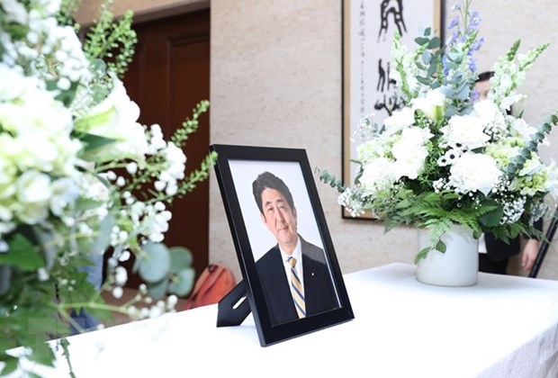 Les dirigeants vietnamiens expriment leurs condoleances pour le deces d'Abe Shinzo hinh anh 2