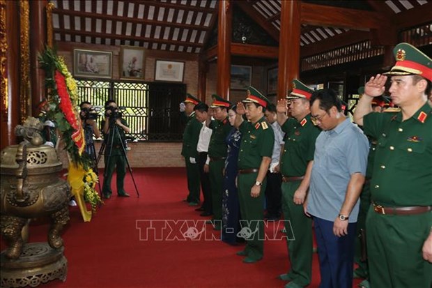Hommage aux heros morts pour la Patrie dans la province de Thai Nguyen hinh anh 1
