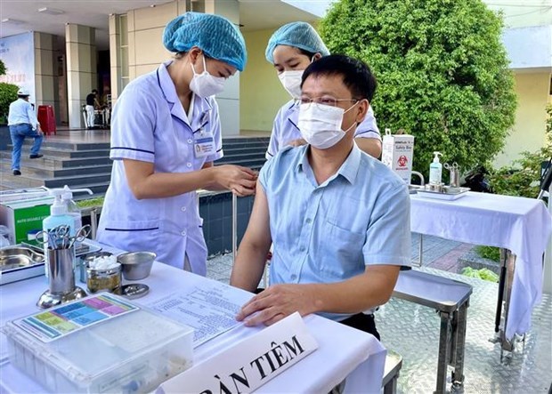 COVID-19 : le Vietnam recense plus de 700 nouveaux cas en 24 heures hinh anh 1