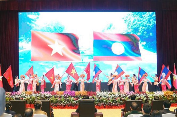Le 60e anniversaire des relations diplomatiques Vietnam - Laos celebre a Vientiane hinh anh 1