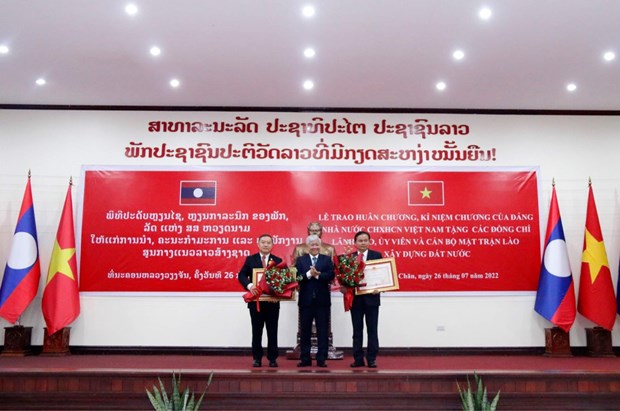 Les Fronts de la Patrie du Vietnam et du Laos renforcent la cooperation bilaterale hinh anh 2