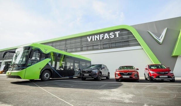 De nouveaux bus seront alimentes a l’electricite et a l’energie verte a partir de 2025 hinh anh 1