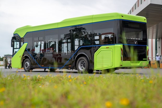 De nouveaux bus seront alimentes a l’electricite et a l’energie verte a partir de 2025 hinh anh 2