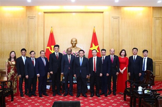 L'Academie nationale de politique de Ho Chi Minh tisse ses liens avec des partenaires singapouriens hinh anh 1