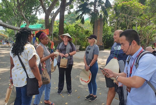Le Vietnam promeut des solutions pour attirer davantage de touristes hinh anh 1