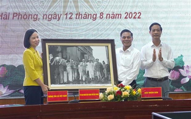 VNA signe un accord avec Hai Phong sur la cooperation en matiere de communication hinh anh 1