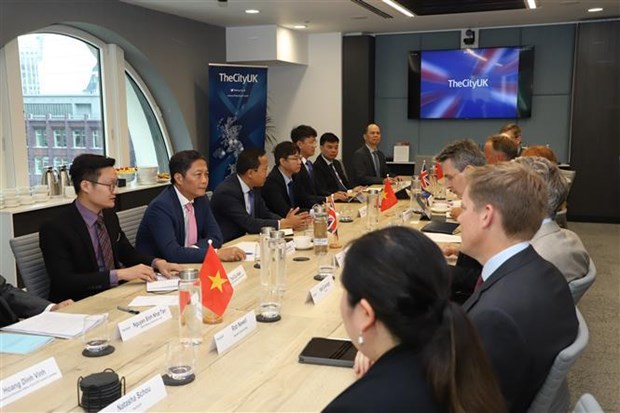 Des responsables vietnamiens au Royaume-Uni pour booster le partenariat strategique hinh anh 2