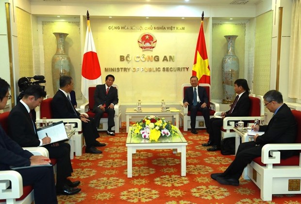 Le ministre de la Securite publique To Lam recoit l'ancien ambassadeur special Vietnam-Japon hinh anh 1
