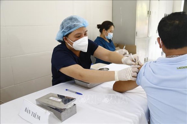 Le Vietnam enregistre 1.561 nouveaux cas de Covid-19 en 24 heures hinh anh 1
