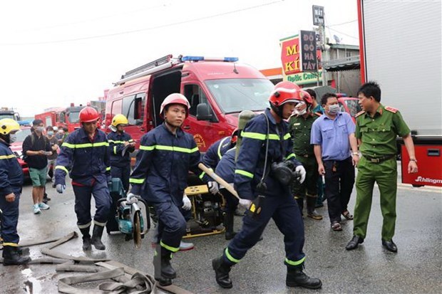 Le bilan de l’incendie du salon de karaoke a Binh Duong s’alourdit a 33 morts hinh anh 1