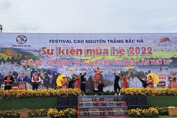 Le Festival du Plateau Blanc de Bac Ha fait vibrer l’automne de Lao Cai hinh anh 1