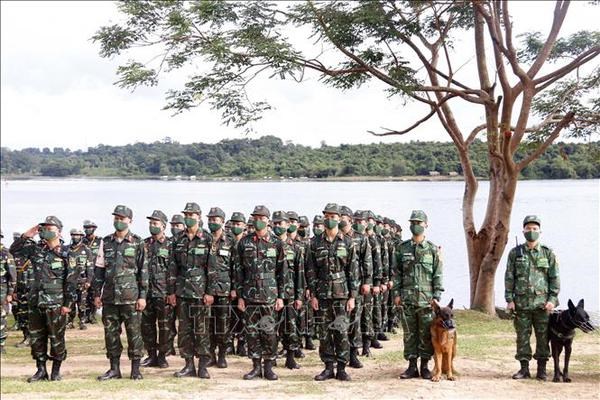 Premier exercice de sauvetage entre les armees du Laos, du Vietnam et du Cambodge hinh anh 1