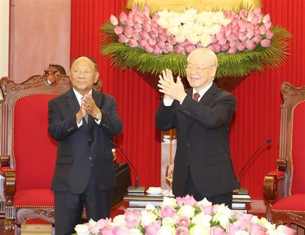 Le leader du PCV recoit le president de l’Assemblee nationale du Cambodge hinh anh 1