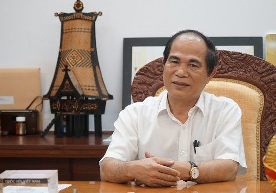 Le president du Comite populaire provincial de Gia Lai demis de ses fonctions hinh anh 1