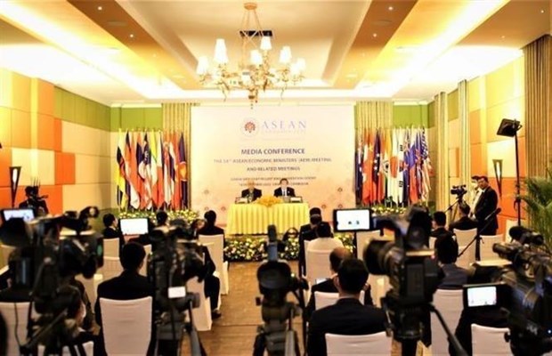 L’AEM-54 s’engage a œuvrer pour une ASEAN ouverte aux affaires hinh anh 2