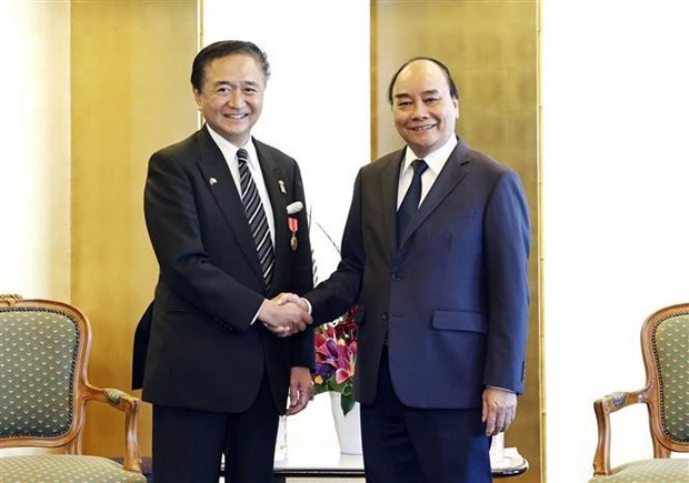 Le president Nguyen Xuan Phuc rend hommage au regrette PM Abe Shinzo, "grand ami intime" du Vietnam hinh anh 3