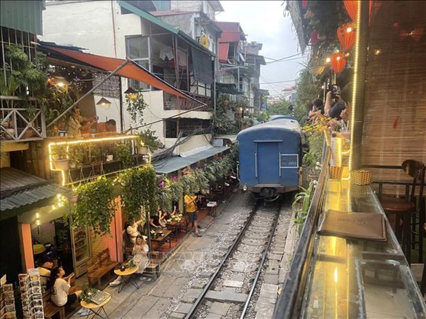 A Hanoi, la "rue du train" fermee aux touristes pour des raisons de securite hinh anh 2