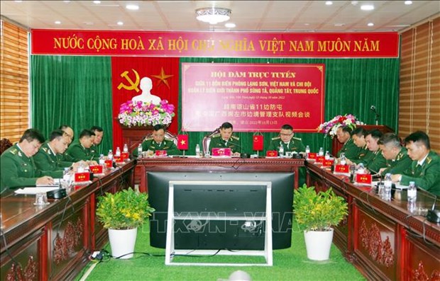Des gardes-frontieres vietnamiens et chinois s'entretiennent en ligne hinh anh 1