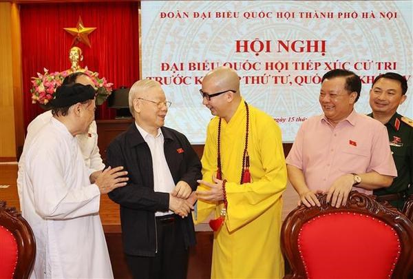 Le secretaire general du Parti rencontre des electeurs de Hanoi hinh anh 2