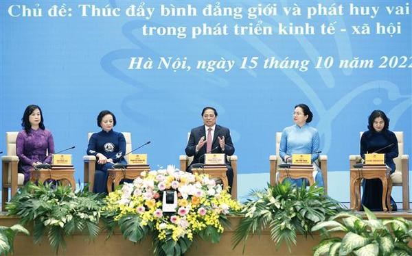 Le Premier ministre Pham Minh Chinh preside un Dialogue avec des femmes hinh anh 1