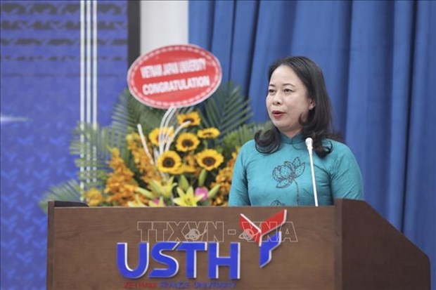 La vice-presidente du Vietnam a la ceremonie de rentree scolaire de l’USTH hinh anh 1