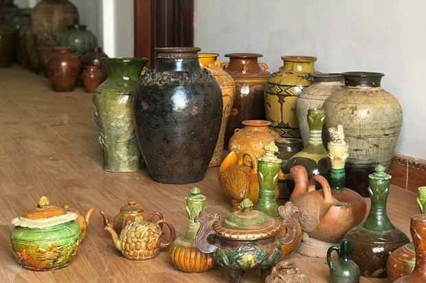 Un collectionneur possedant plus de 18.000 objets anciens hinh anh 2