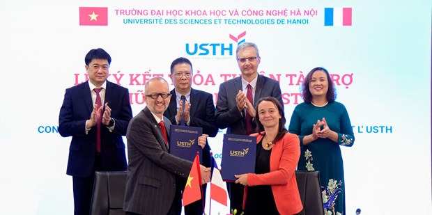 Mobilites internationales : Convention entre l'USTH et l'ambassade de France au Vietnam hinh anh 1