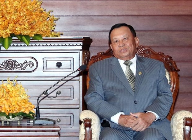 La visite du president du Senat du Cambodge renforcera les liens avec le Vietnam hinh anh 1