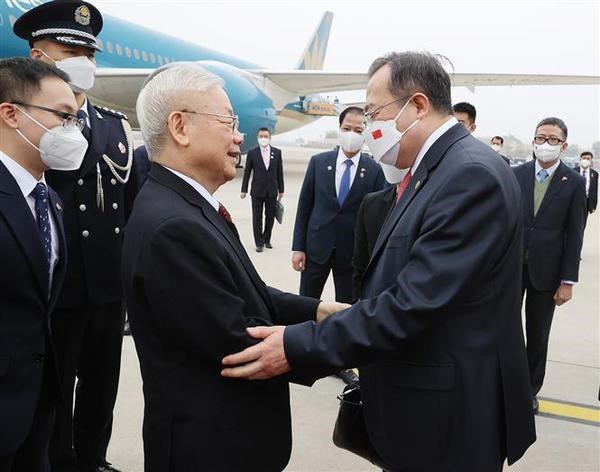 Le leader du Parti Nguyen Phu Trong entame sa visite en Chine hinh anh 1