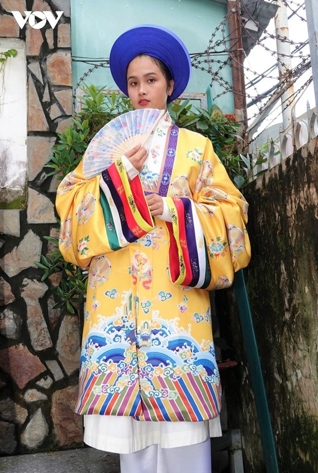 Tran Thanh Tong, un virtuose de la tenue traditionnelle vietnamienne - hinh anh 2