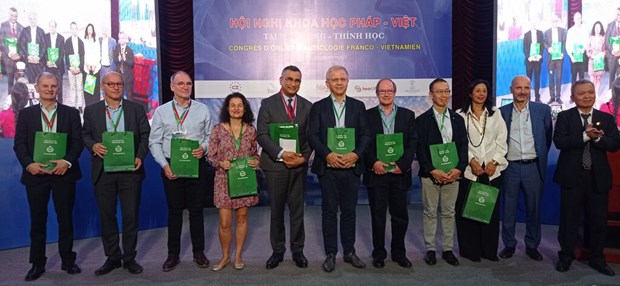Congres d’oto-rhino-laryngologie et d’audiologie franco-vietnamien a Hanoi hinh anh 2
