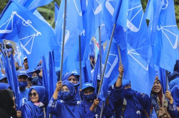 Les Partis politiques malaisiens lancent leur campagne electorale hinh anh 1