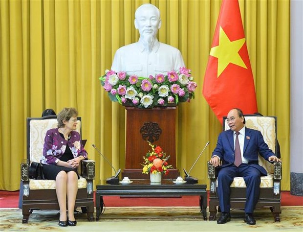 Le president Nguyen Xuan Phuc recoit la gouverneure d'Australie-Meridionale hinh anh 1
