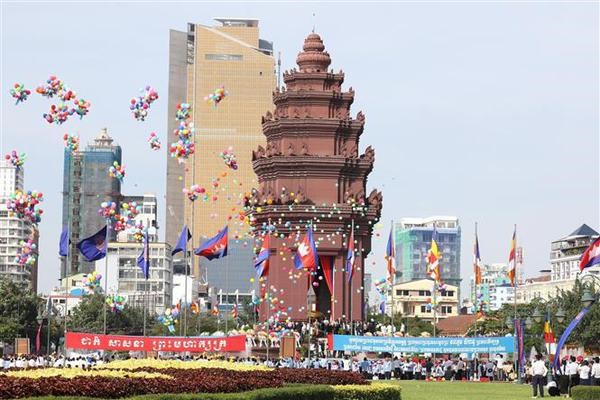 Felicitations des 69 ans de la Journee de l'independance du Cambodge hinh anh 1