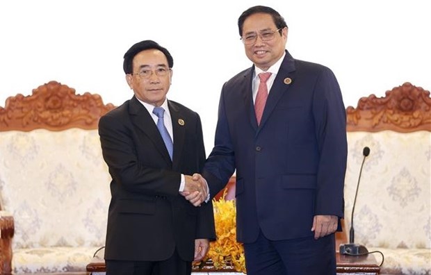Le PM Pham Minh Chinh rencontre son homologue lao hinh anh 1