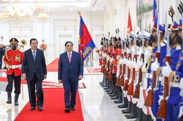 Sommet de l’ASEAN: le Vietnam œuvre pour la solidarite et le role central de l'ASEAN hinh anh 1