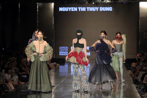 La mode vietnamienne a travers les creations des designers de la generation Z hinh anh 1