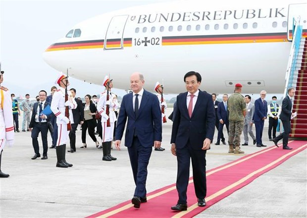 Le chancelier allemand entame sa visite officielle au Vietnam hinh anh 1