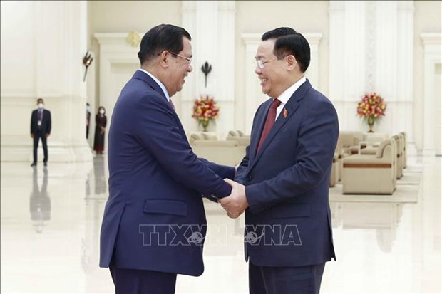 Le president de l’Assemblee nationale rencontre le Premier ministre cambodgien hinh anh 1