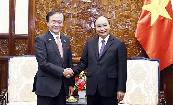 Le president Nguyen Xuan Phuc recoit le gouverneur de la prefecture de Kanagawa (Japon) hinh anh 2