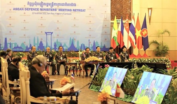 Le Vietnam souligne le maintien de paix et la securite harmonieuse a l’ADMM hinh anh 1