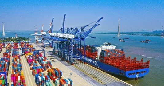Developper le port maritime de Ho Chi Minh-Ville au niveau regional et mondial hinh anh 1