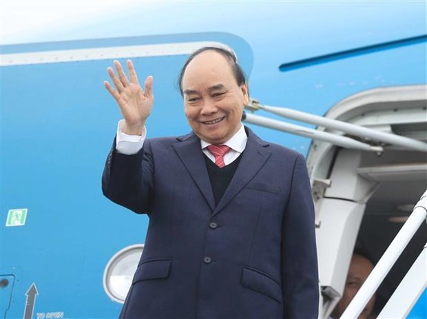 Le president Nguyen Xuan Phuc part pour la Republique de Coree hinh anh 1