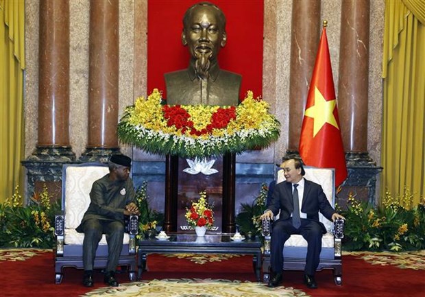 Le president Nguyen Xuan Phuc recoit le vice-president du Nigeria hinh anh 1