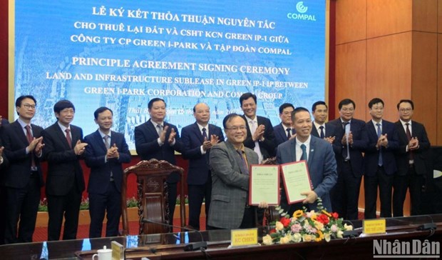 Compal Electronics signe un accord d'investissement dans la province de Thai Binh hinh anh 1